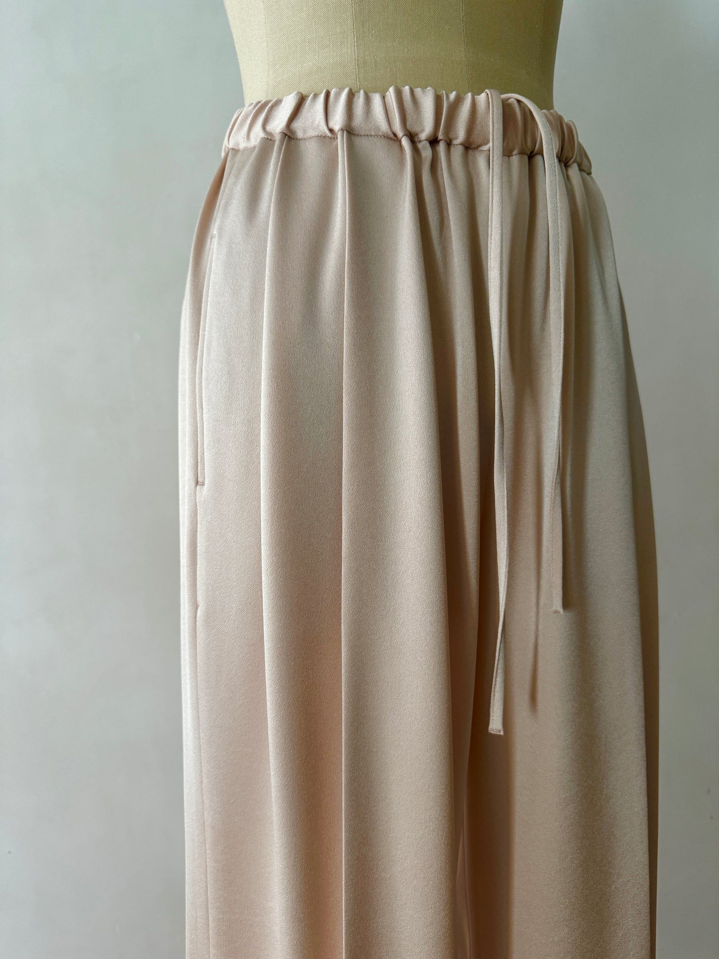 【Limited Stock】 Silky Satin Georgette Tuck Pants