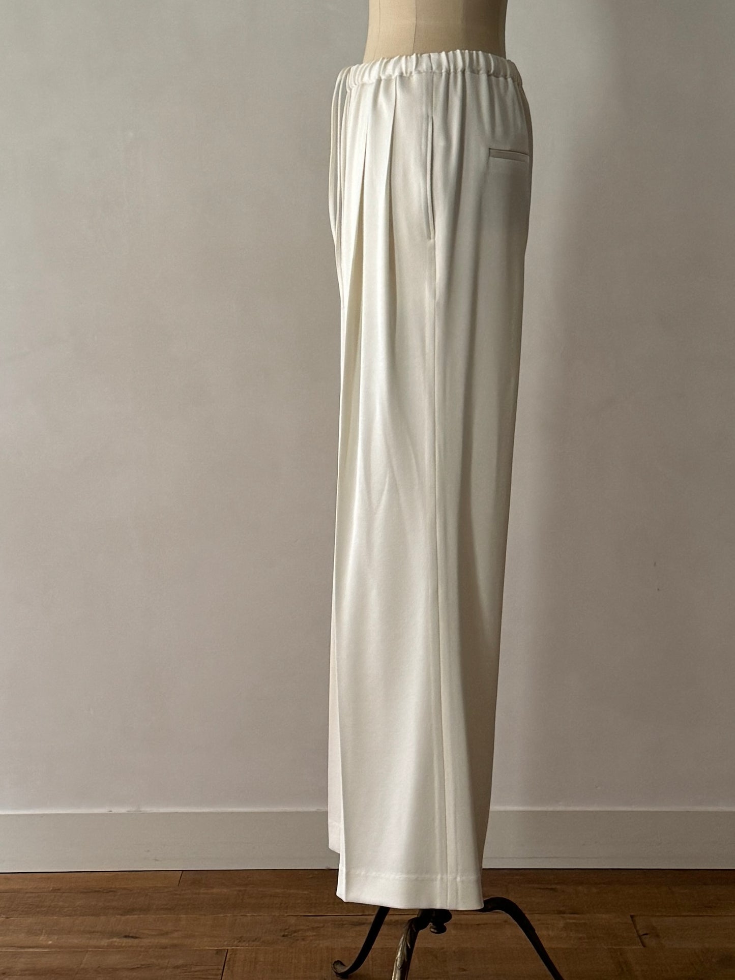 【Limited Stock】 Silky Satin Georgette Tuck Pants
