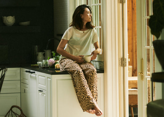 Crew Neck T-shirts with Pockets (Off-white)