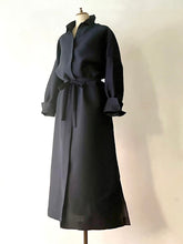 Load image into Gallery viewer, 【BLACK/WHITE残りわずか 】Double Cloth Organdie Shirt Dress Coats