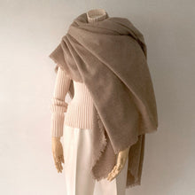 Load image into Gallery viewer, * 9/1 Order start Fluffy Cashmere Stole Large (Natural Beige)