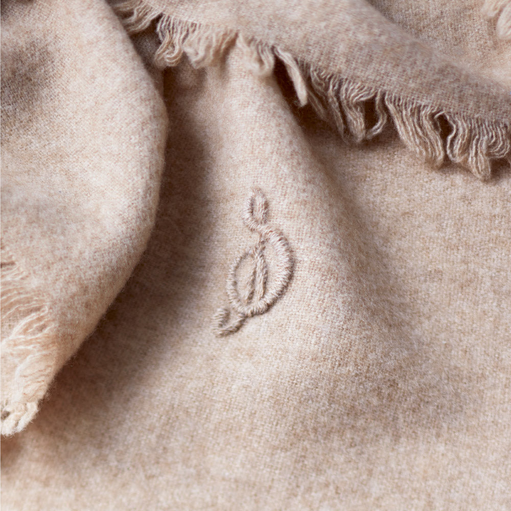 Limited Stock】Fluffy Cashmere Stole Large (Natural Beige